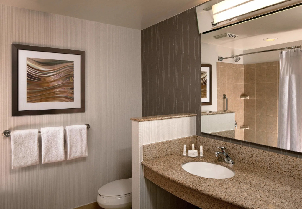 Courtyard By Marriott Farmington