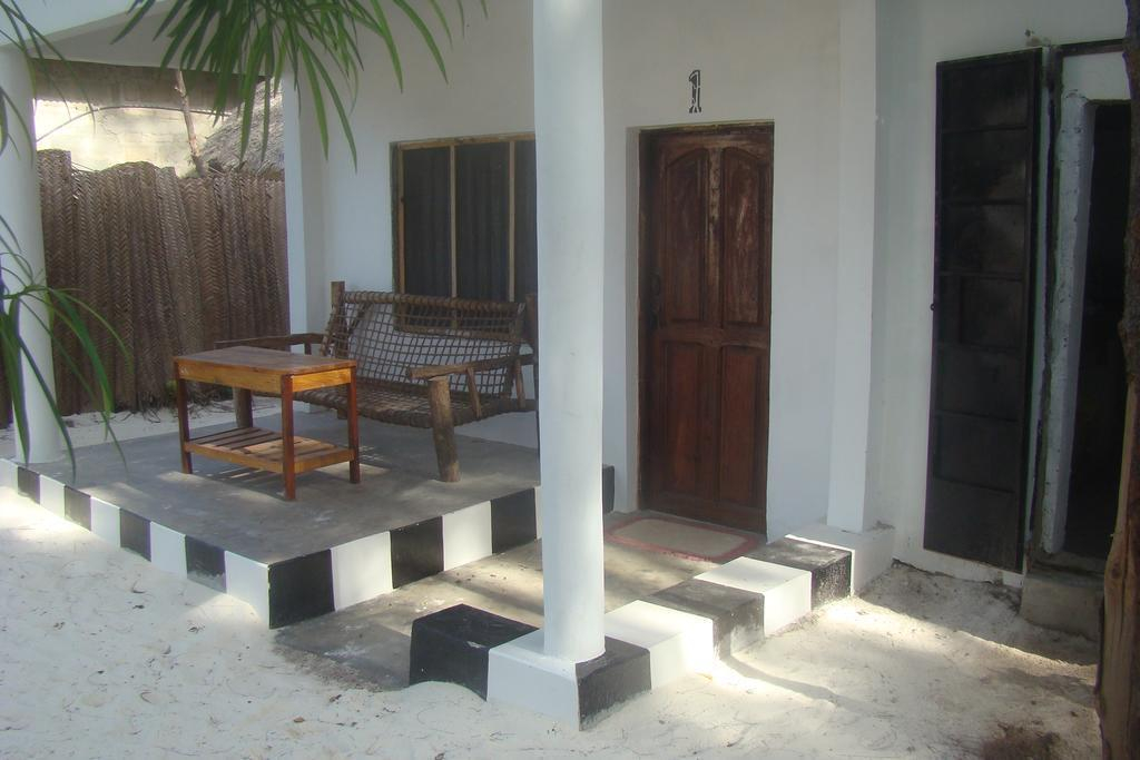 Tabasam Beach Bungalow & Restaurant
