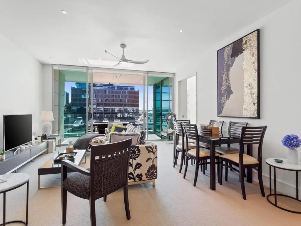 Gorgeous 2BR in Wynyard Quarter by Zodiak Stays