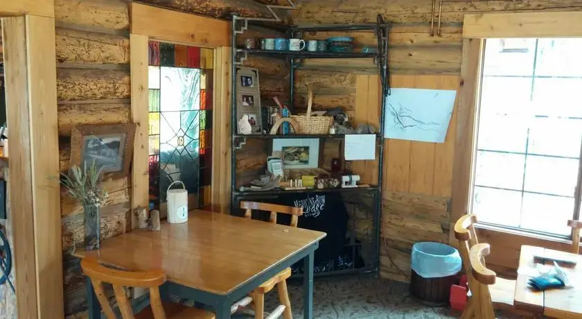 Medicine Bow Lodge