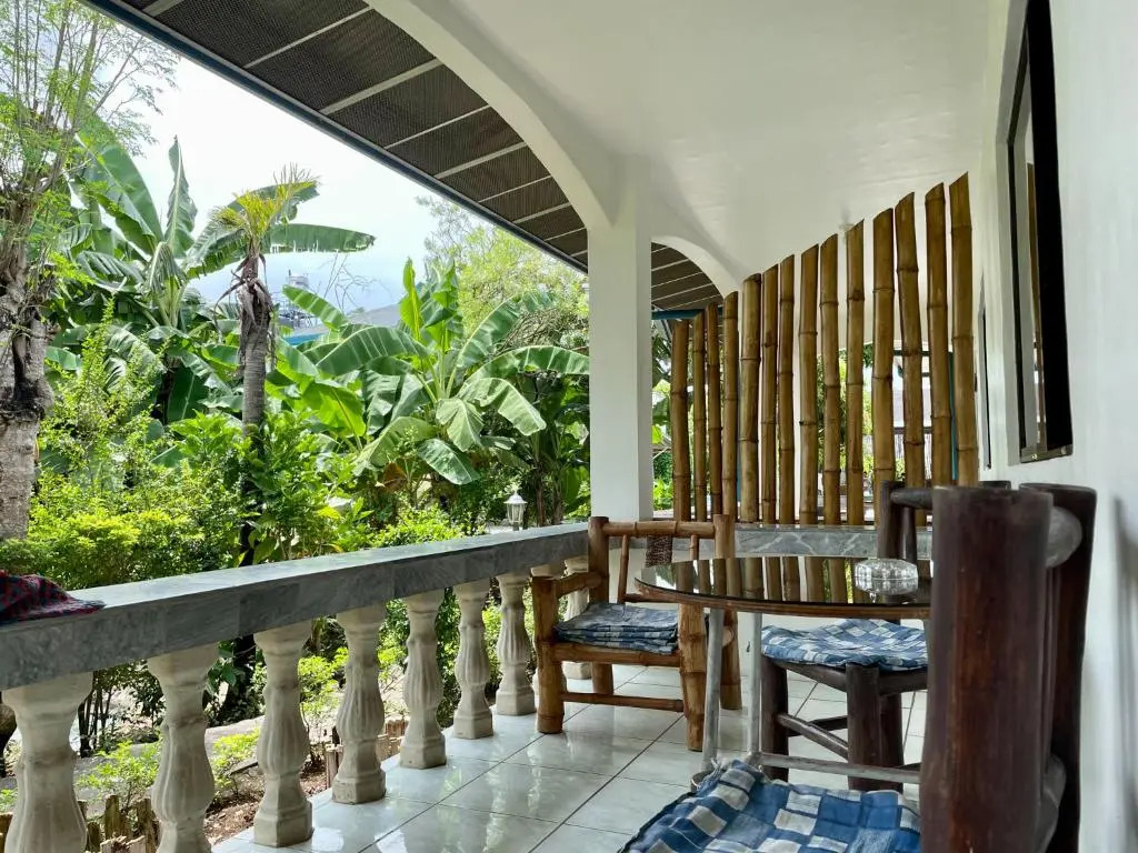 Lapu-Lapu Cottages & Restaurant