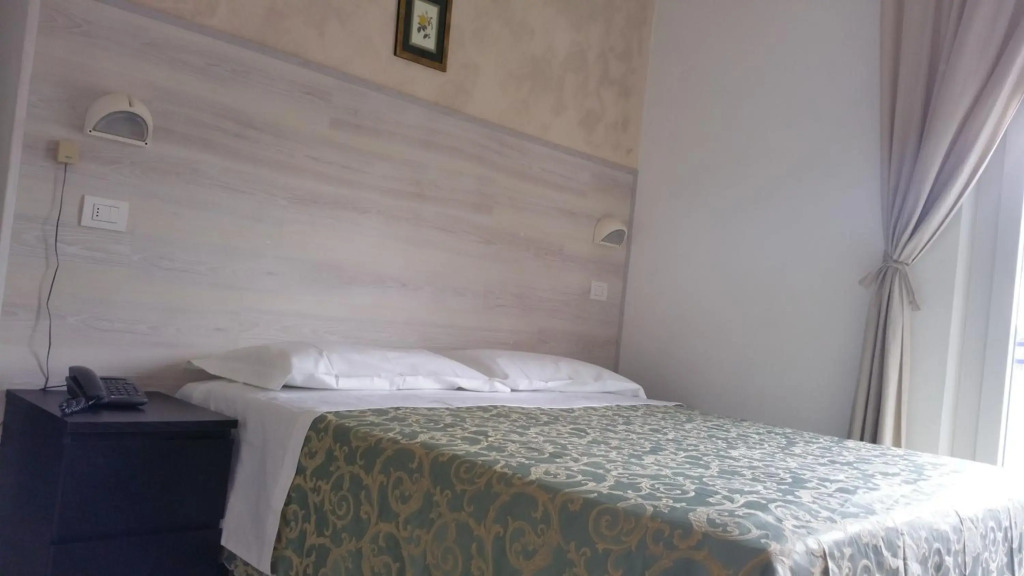 Hotel Canasta