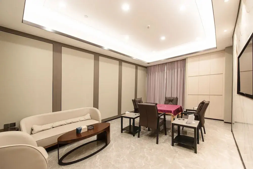 Rising Dragon International Hotel