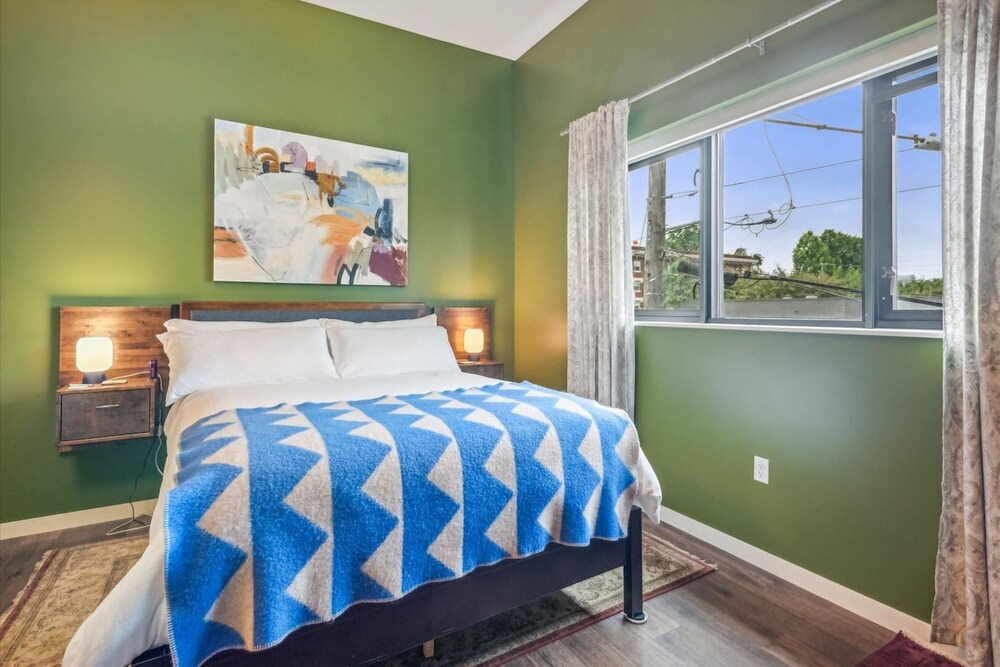 Hazelnut Suite - 204