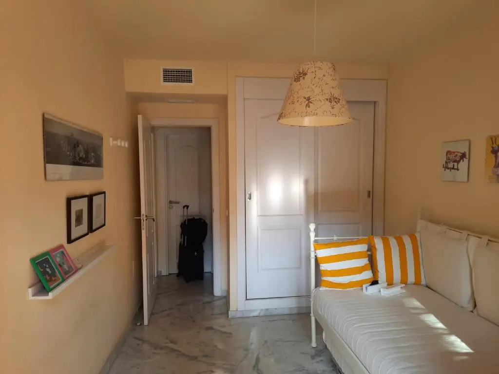 Apartamento de 2 habitaciones en el corazón de La Milla de Oro,Marbella