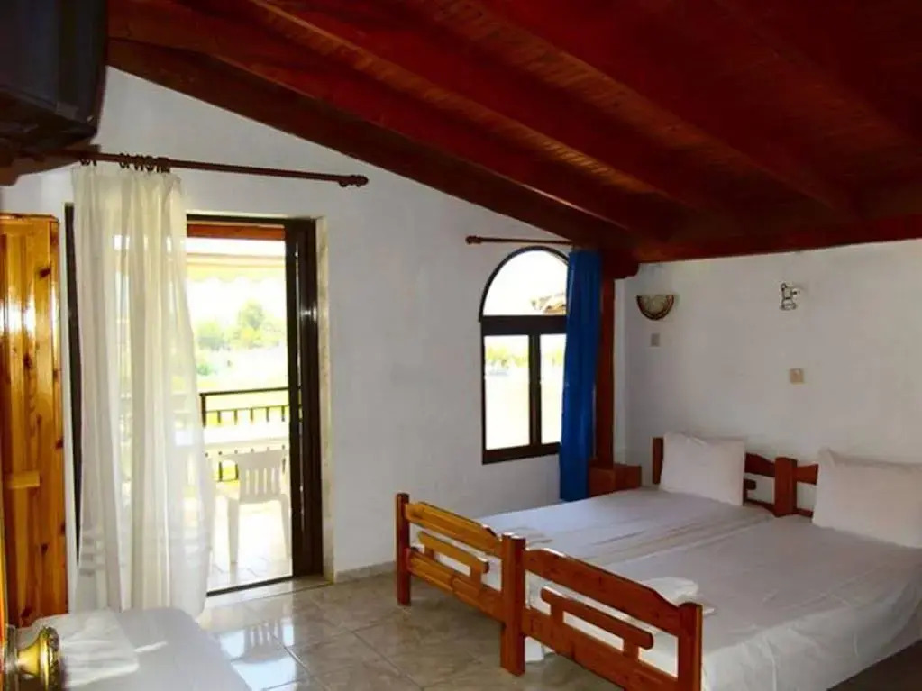 Anna Rooms
