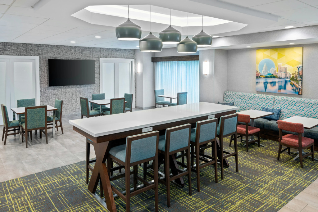 Hampton Inn Coventry-Warwick Area