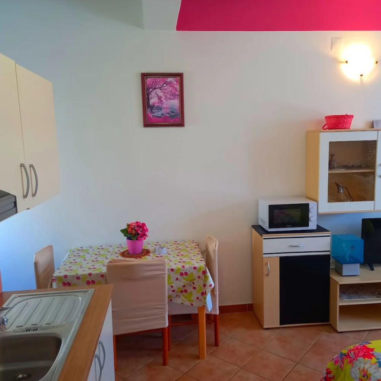 Pretty Apartment With Terrace on Island Rab