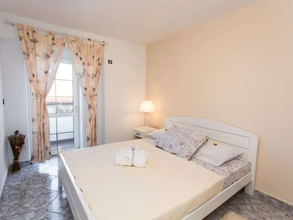 Apartments Tino- Two Bedroom Apartment With Balcony and Sea View