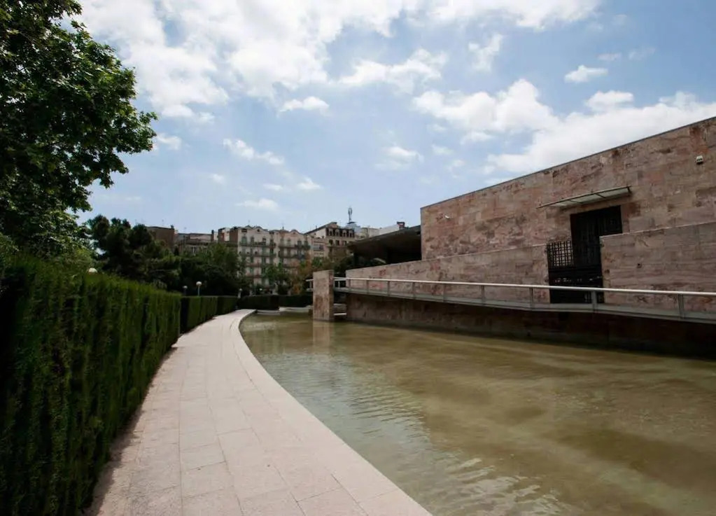 Arenas