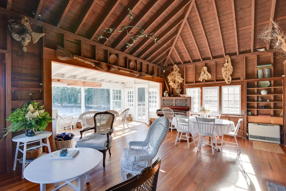 Oceanfront Cottage w/ Deck 2 Mi to Boothbay Harbor