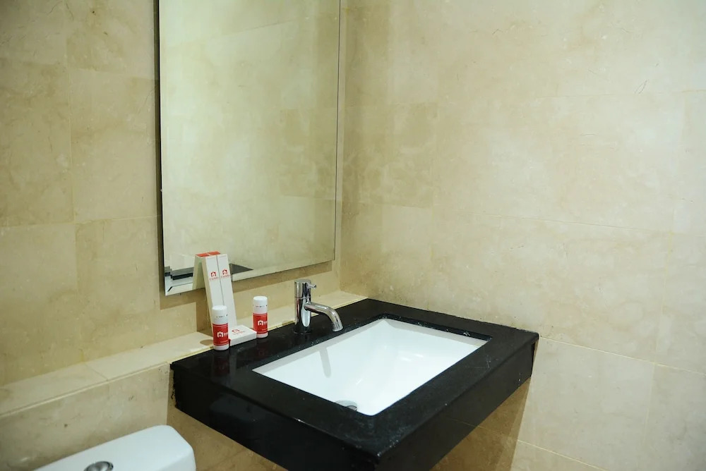 Artistic Room Lavenue Apartment