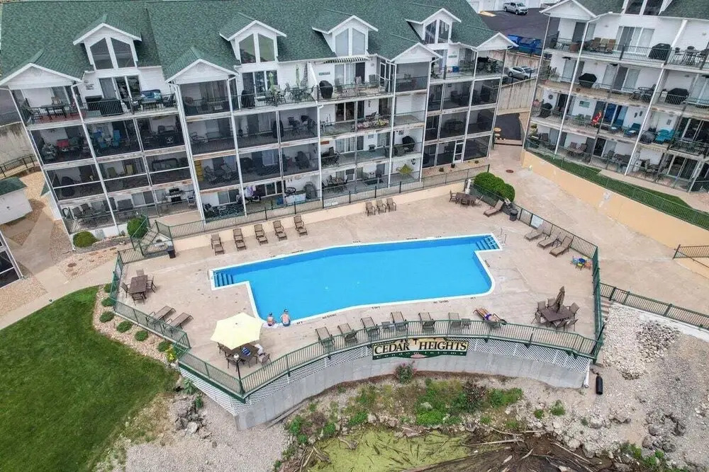 Boat Slip, 3 Pools, Golf, Ozarks Ampitheater, & Amazing Lake Views at Big Niangua