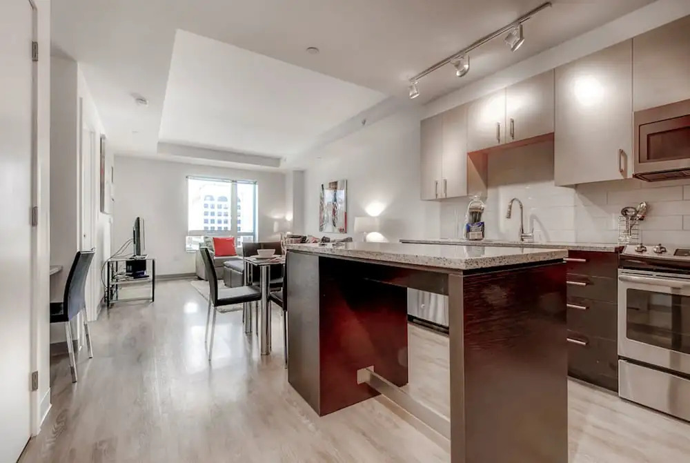 Global Luxury Suites in Rosslyn