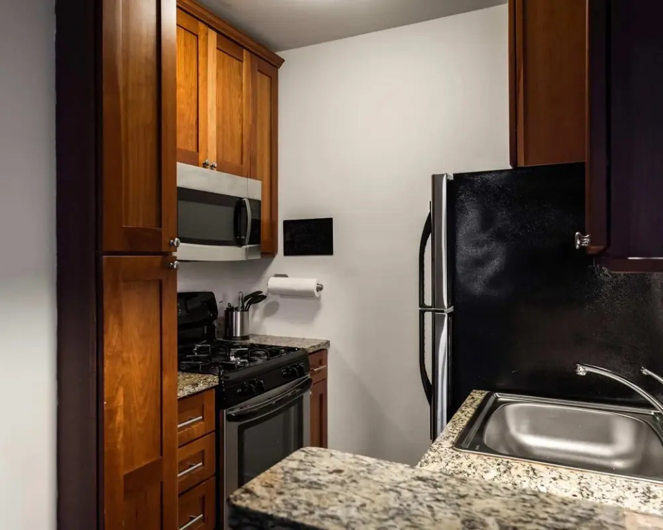 Parc - Warm CWE Apts near BJC by Zencity