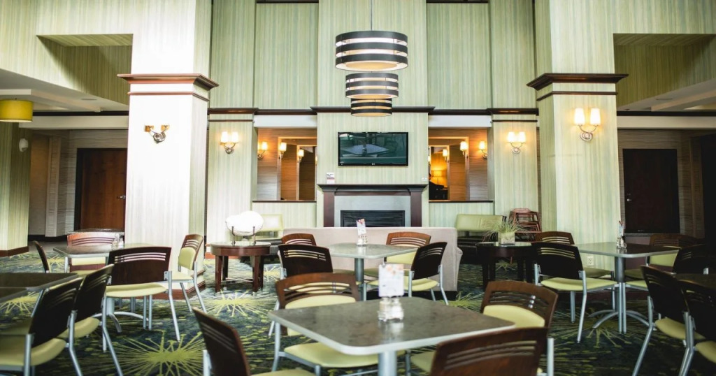 Holiday Inn Express & Suites Morton Peoria Area by IHG
