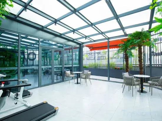Blueprint Cloud Hotel (Shenzhen Longcheng Plaza subway station store)