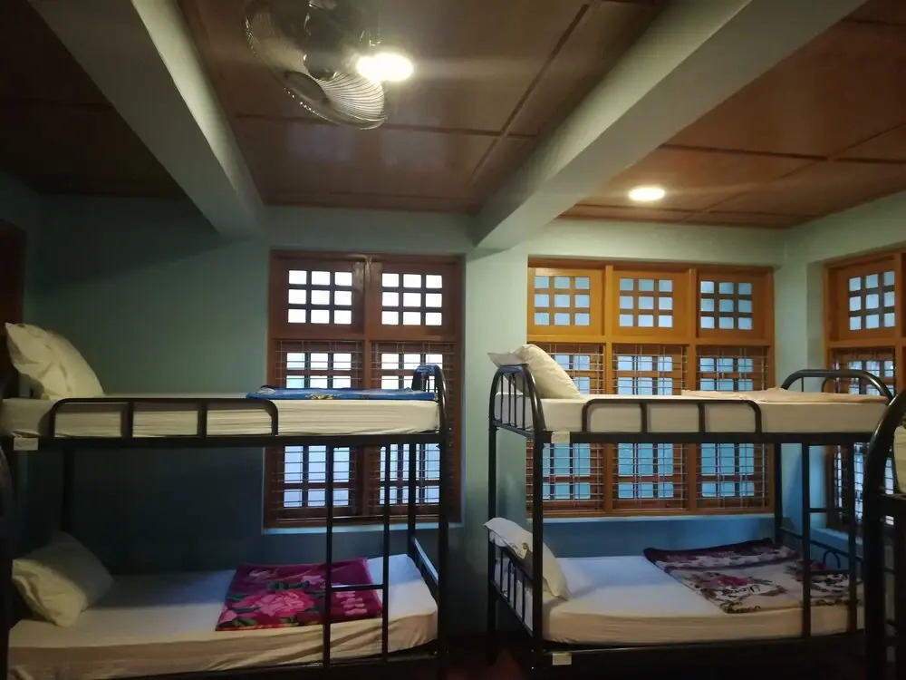 Lux Pillow Hostel - City Centre