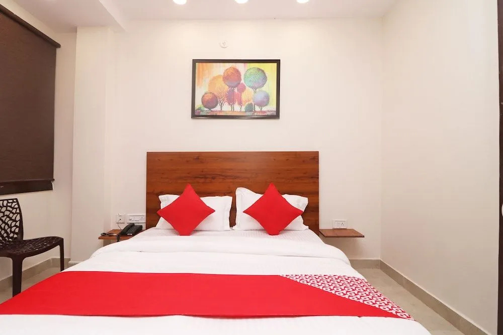 OYO 45940 Grand Imperial