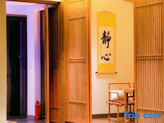 Lux Hotel · Yunju Hotel  in Mingzhai, Wutai Mountain