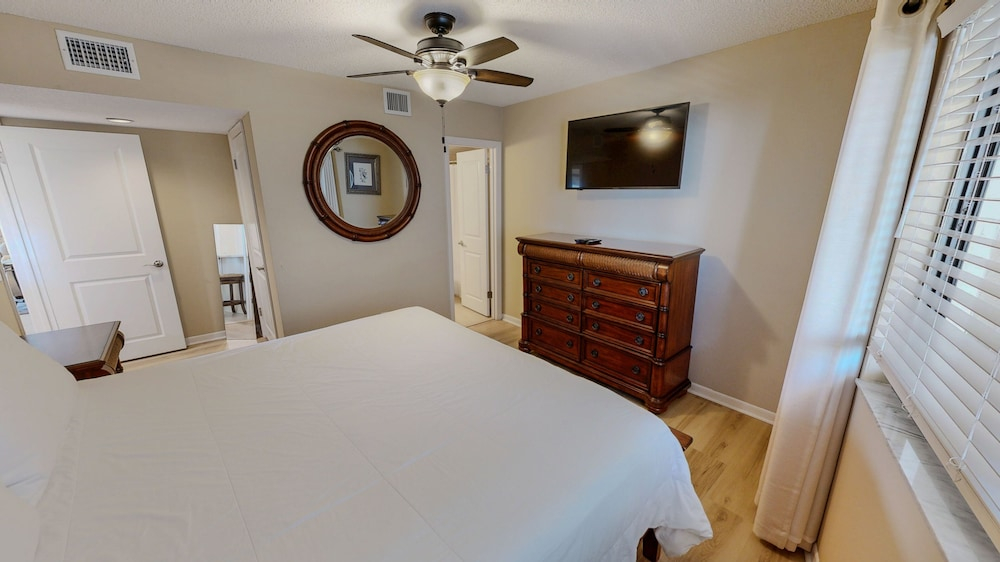 Mainsail 136 3 Bedroom Condo