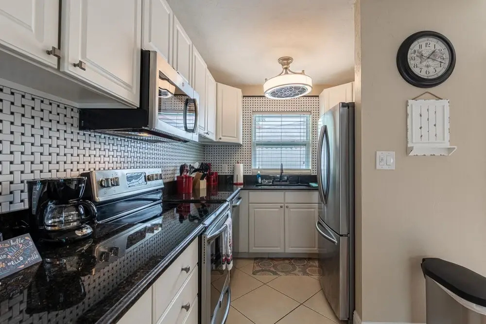 Gulf Access #E 2-bedroom w/ Heated Pool