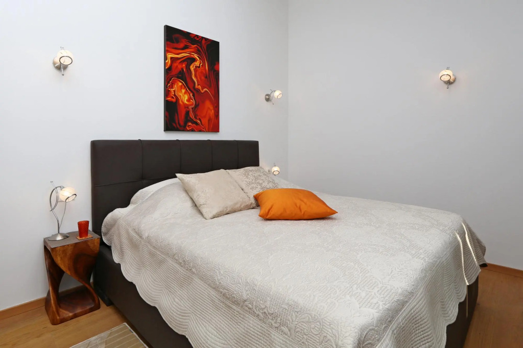 Lurda in Linardići with 4 bedrooms and 2 bathrooms