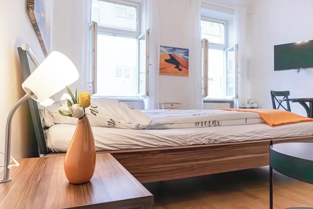 Cozy 2BR Apt Next to Vienna Vibrant Center