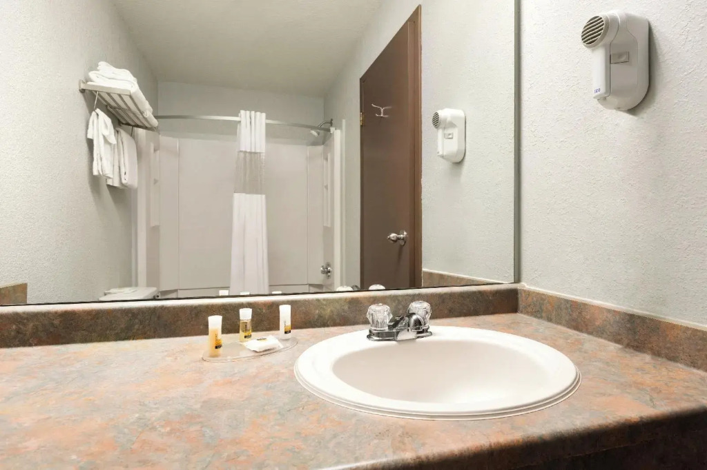 Days Inn By Wyndham High Prairie