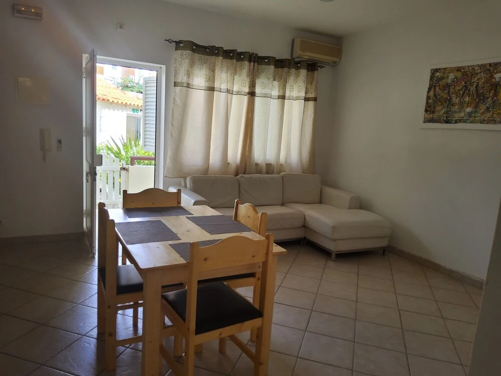 Impeccable 2-bed Apartment Located in Santa Maria