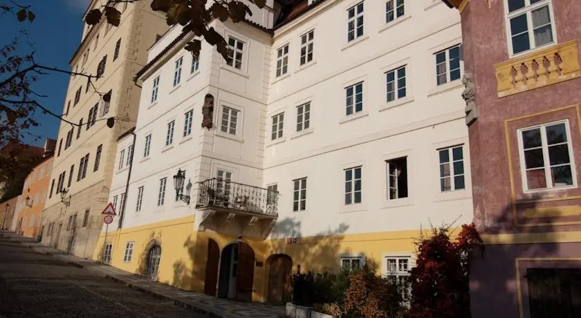 Golden Apple Apartments