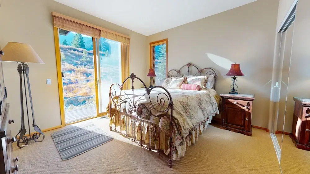 Snowcreek V 774 Gorgeous Mountain Views with Private Garage, Washer Dryer and Gas Grill by RedAwning