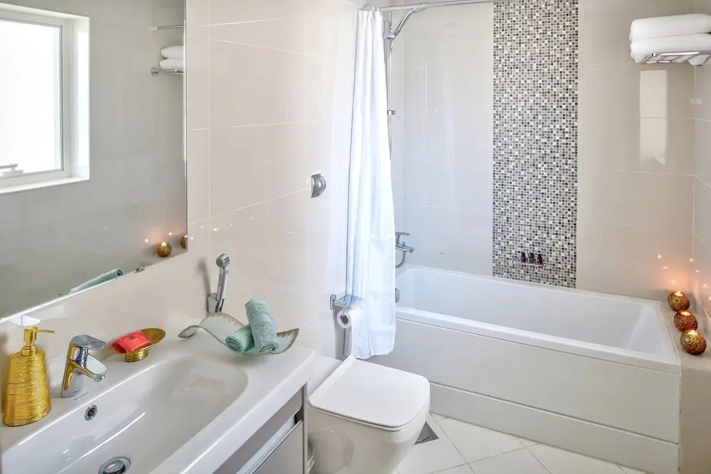 Luxury Staycation - Continental Tower