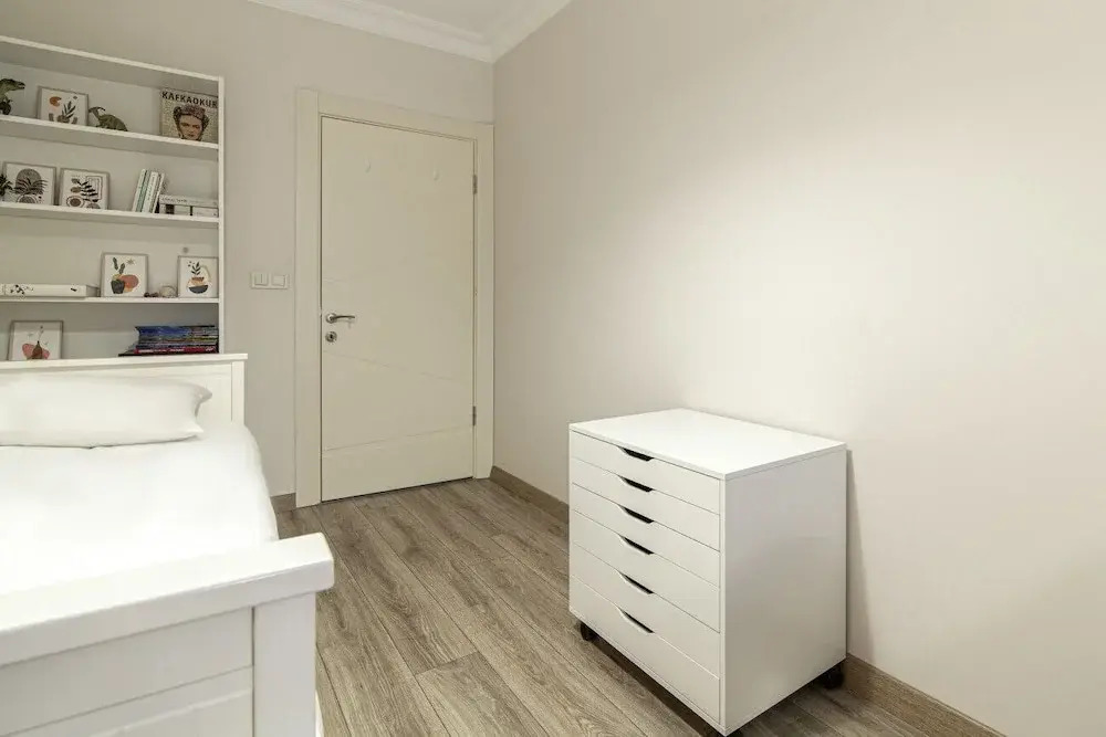 Vibrant and Central Flat with Balcony in Maltepe