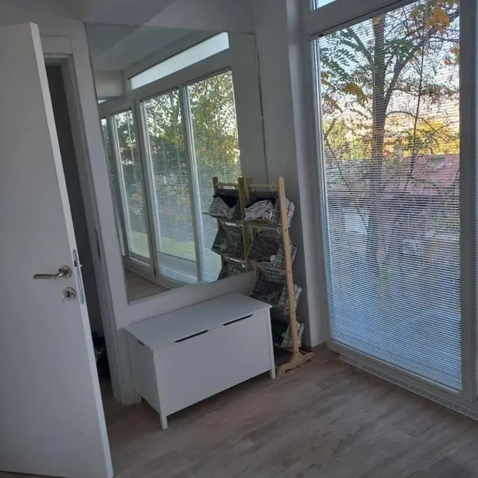 Lovely 1- bedroom condo close to downtown