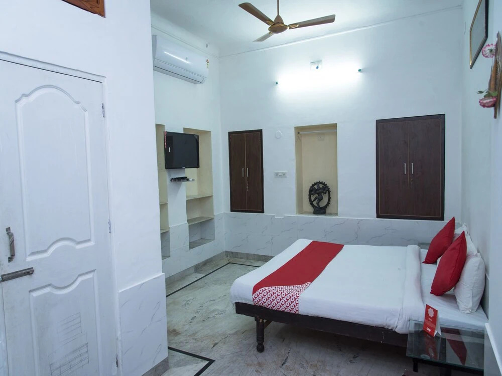 OYO 13379 Home Heritage Stay Lake Pichola