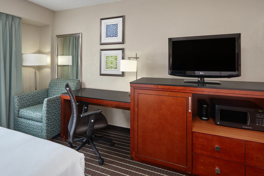 Holiday Inn Express Hotels- Hampton by IHG