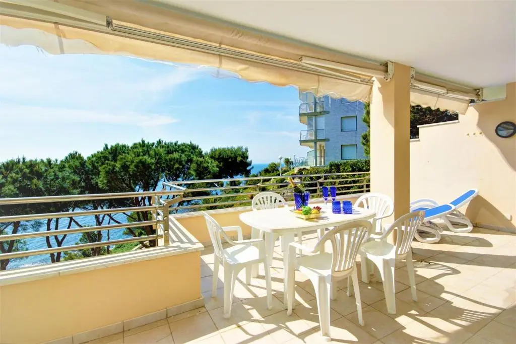 Mare Nostrum 18 Roses - Barneda Premium