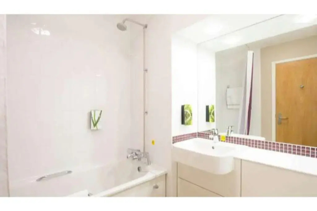 Отель Premier Inn Inverness Centre Millburn Rd
