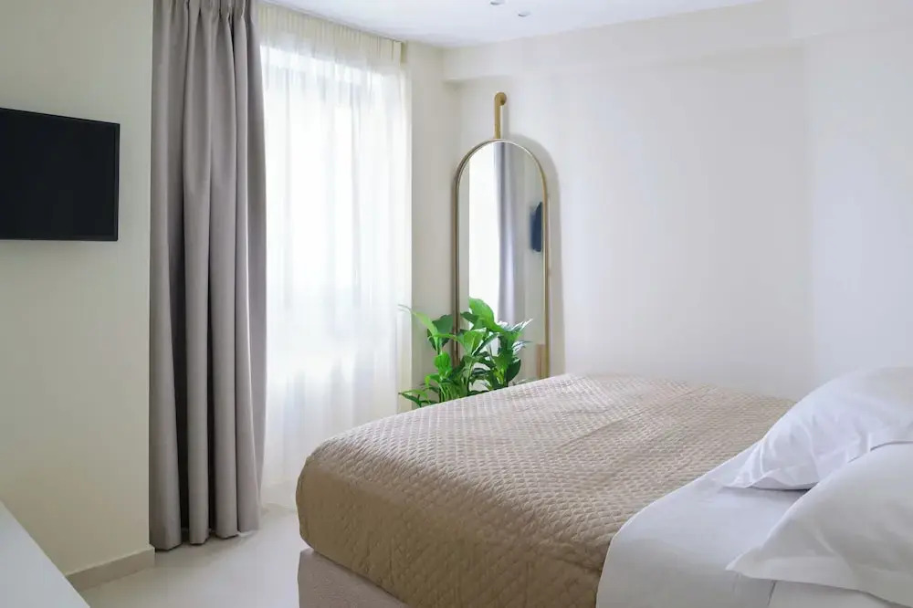 Thea Acropolis Suites & Apartments