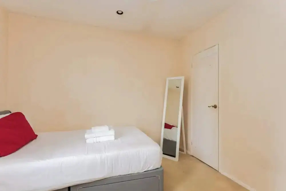 Homely 3 Bedroom House With a Garden