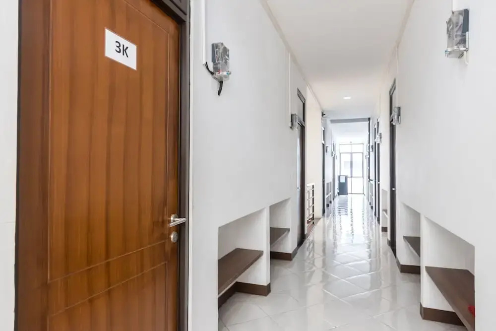 OYO 1598 Feby Inn Near RS Gandaria