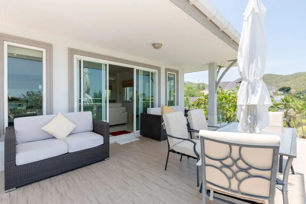 3 Bedroom Pool Villa With Amazing Views TH2