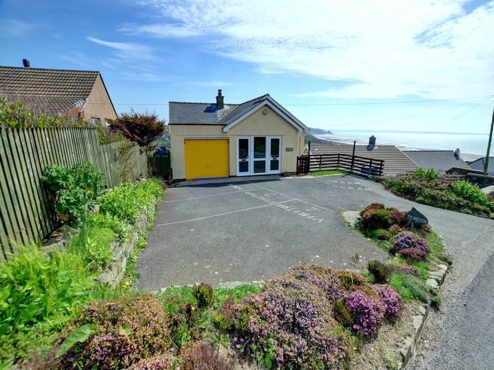 Apartment With Panoramic Views Across the sea Down to Grassholk and the Skomer Islands