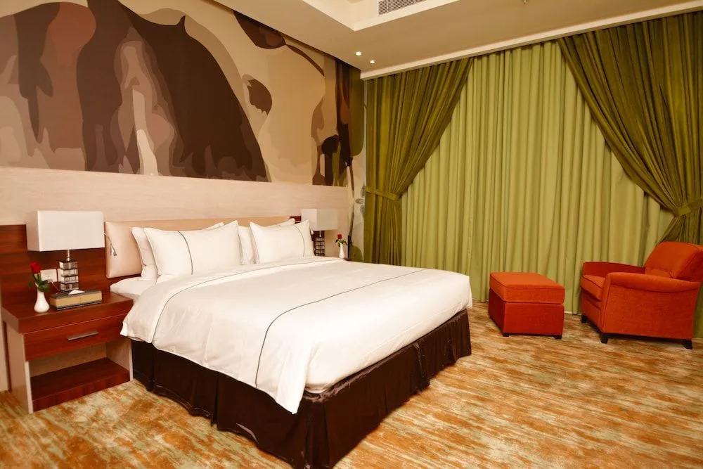 Thwary Hotels Suites 3