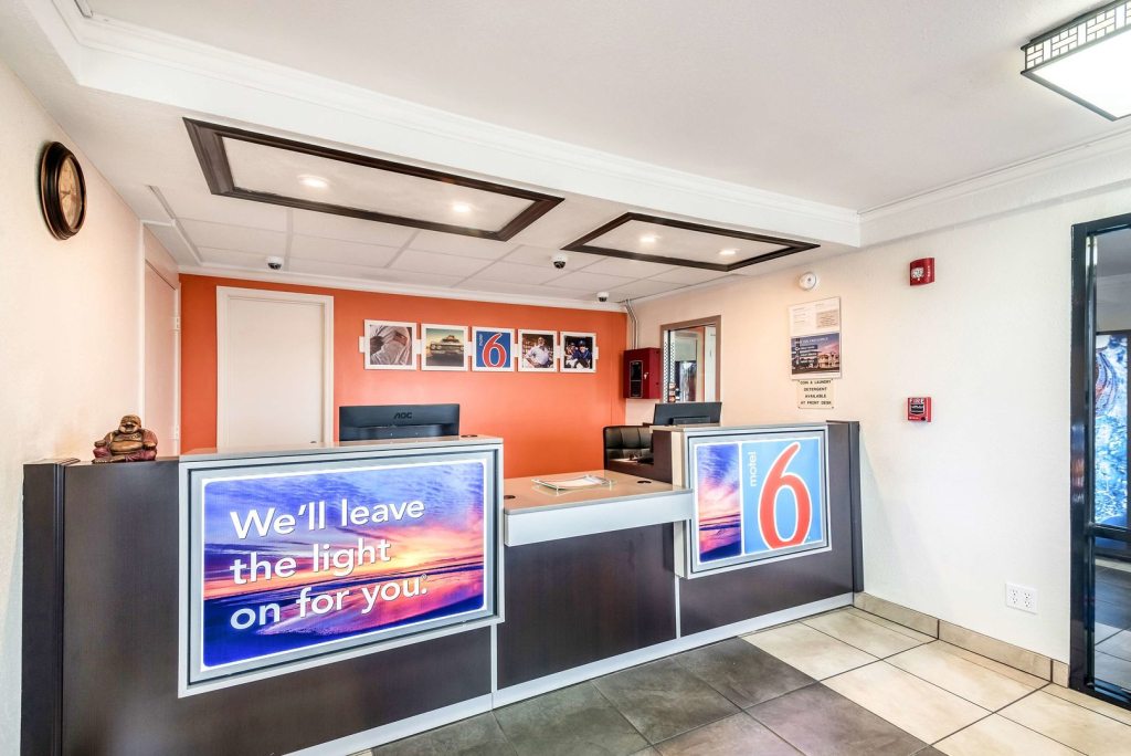 Motel 6-Anniston, AL