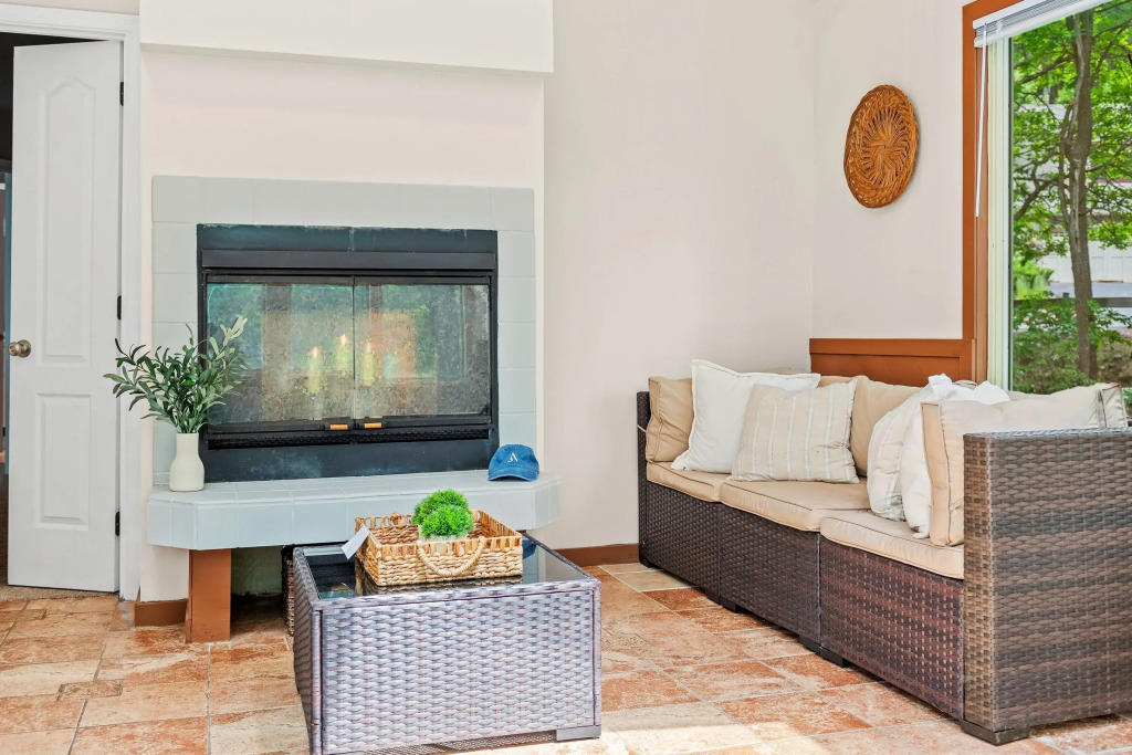 The Boulder Inn by Avantstay Indoor Hot Tub, Game Room, Outdoor Fire Pit
