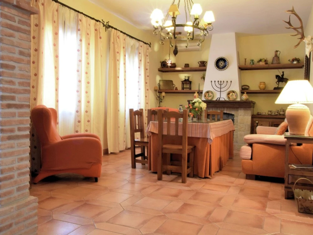 Rustic House With Swimming Pool, Beautifully Situated in Priego de Còrdoba
