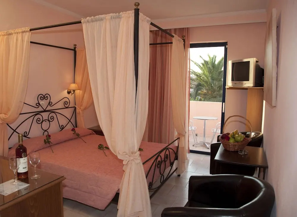 Roselands Hotel