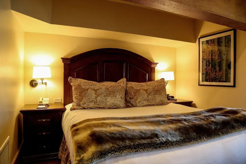 Deer Valley Two Bedroom Loft Suite with Easy Access to all Park City has to Offer 2 Condo by RedAwning
